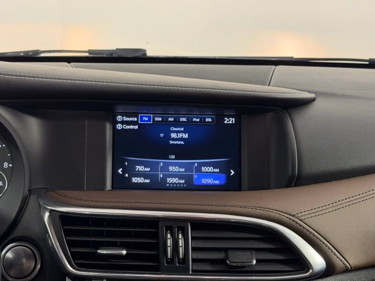 2017 INFINITI QX30 Premium Crossover Image 22