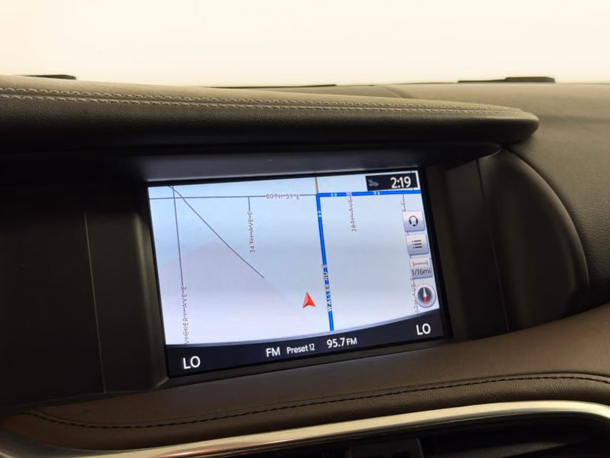 2017 INFINITI QX30 Premium Crossover Image 41