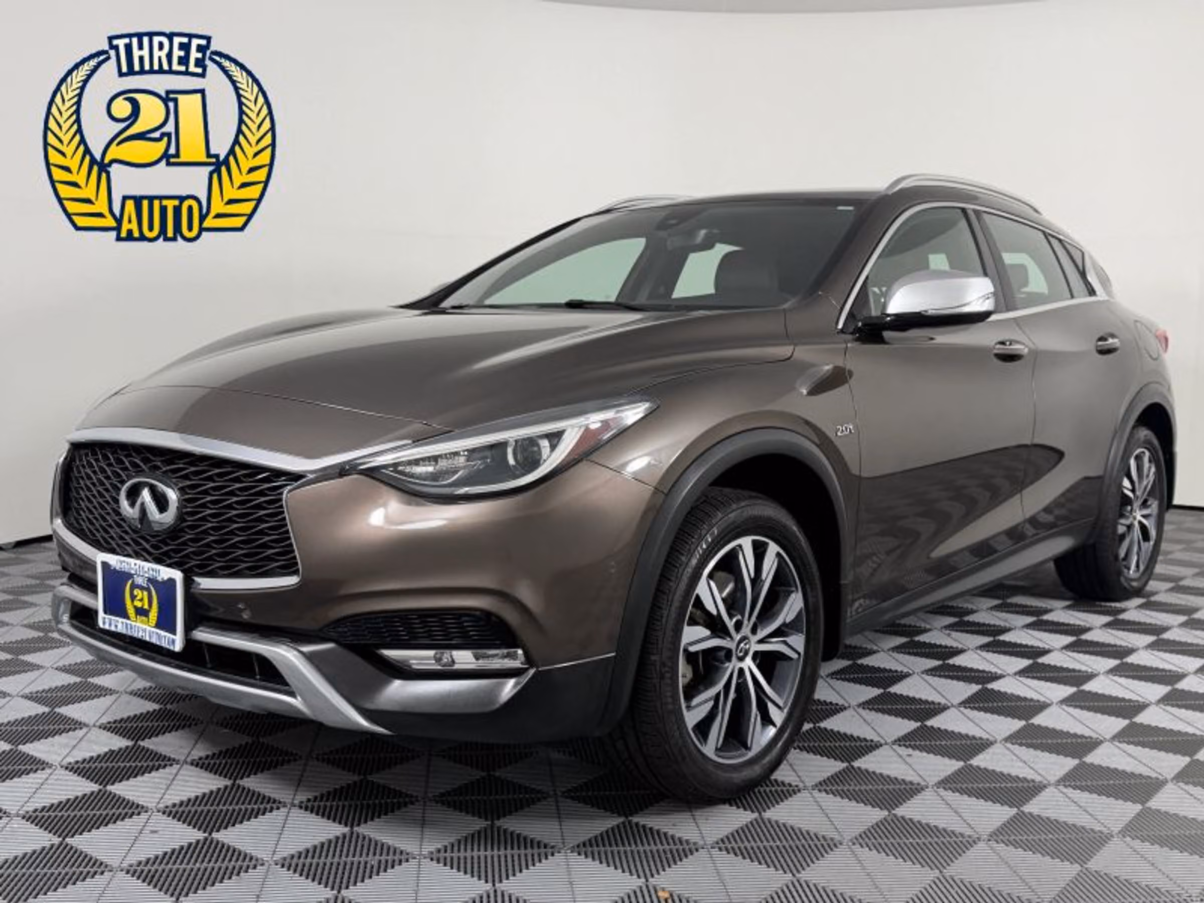2017 INFINITI QX30 Premium Crossover Image 1