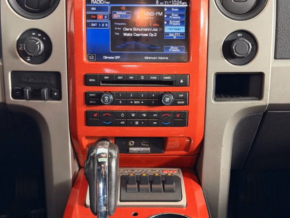 2011 Ford F-150 SVT Raptor SuperCrew Image 23