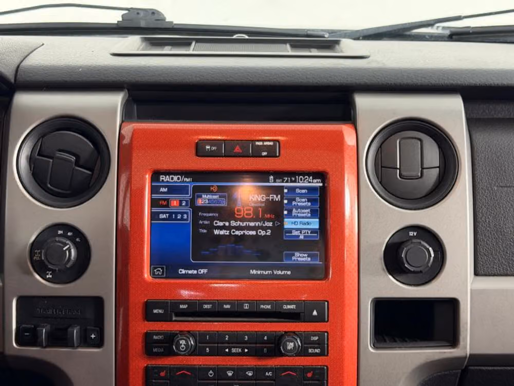 2011 Ford F-150 SVT Raptor SuperCrew Image 22