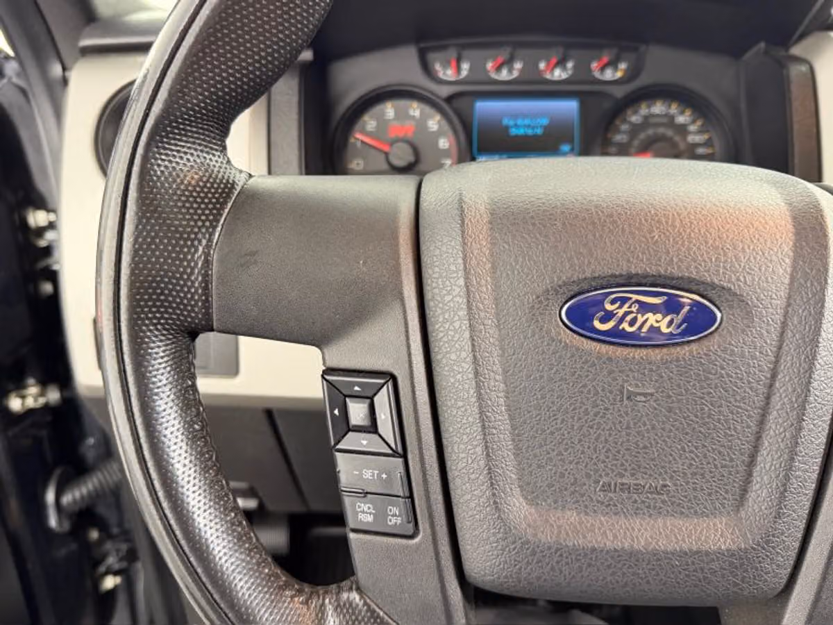 2011 Ford F-150 SVT Raptor SuperCrew Image 27