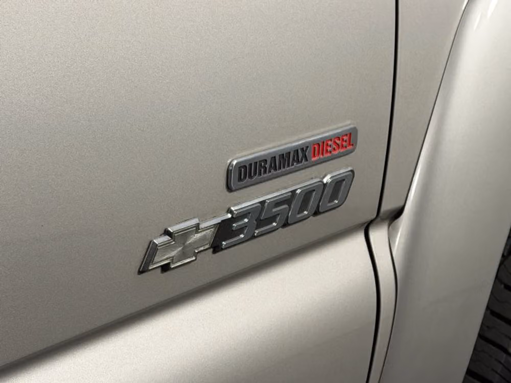 2004 Chevrolet Silverado 3500 LS Crew Cab Image 16