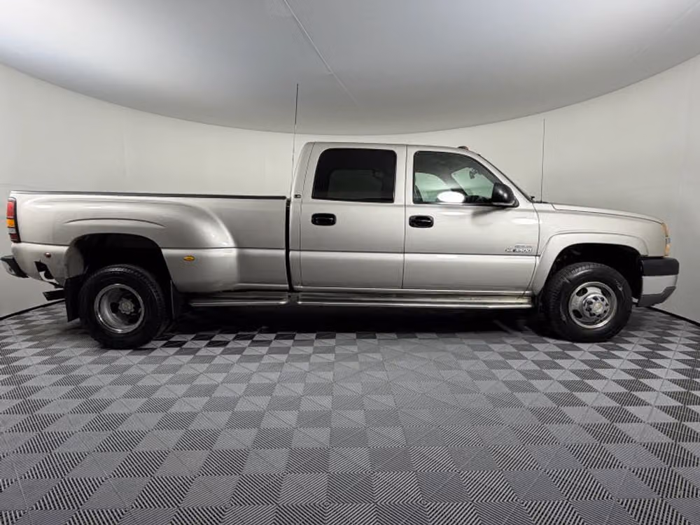 2004 Chevrolet Silverado 3500 LS Crew Cab Image 7