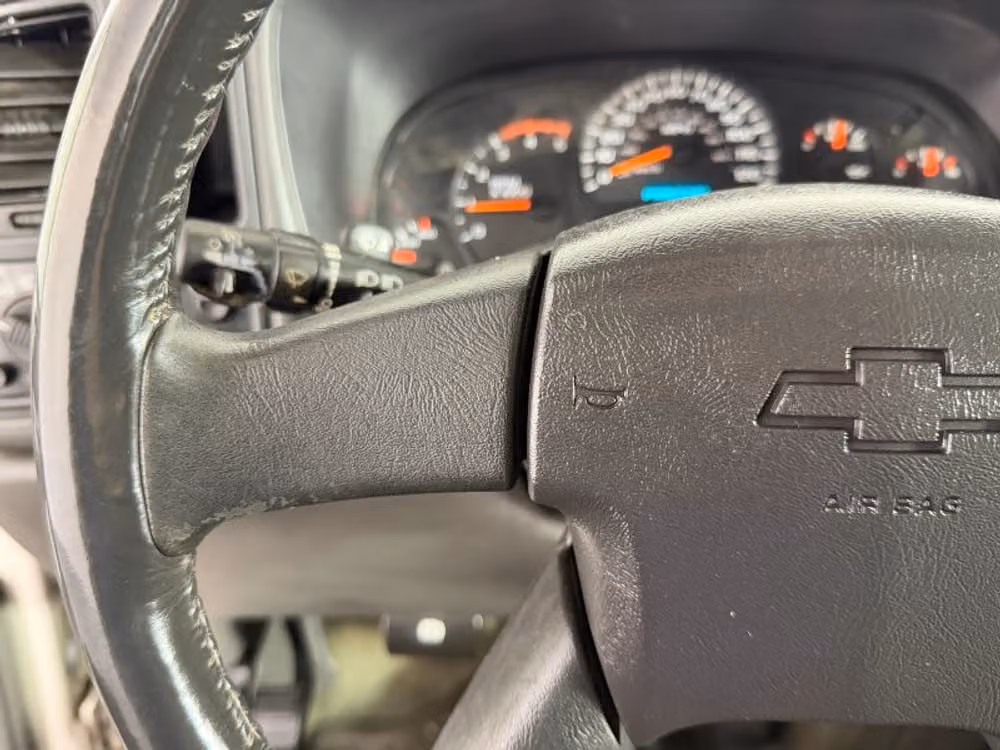 2004 Chevrolet Silverado 3500 LS Crew Cab Image 25