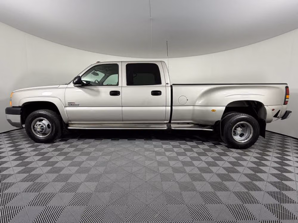 2004 Chevrolet Silverado 3500 LS Crew Cab Image 13