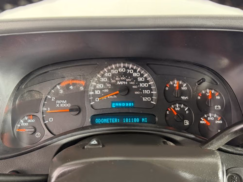 2004 Chevrolet Silverado 3500 LS Crew Cab Image 37