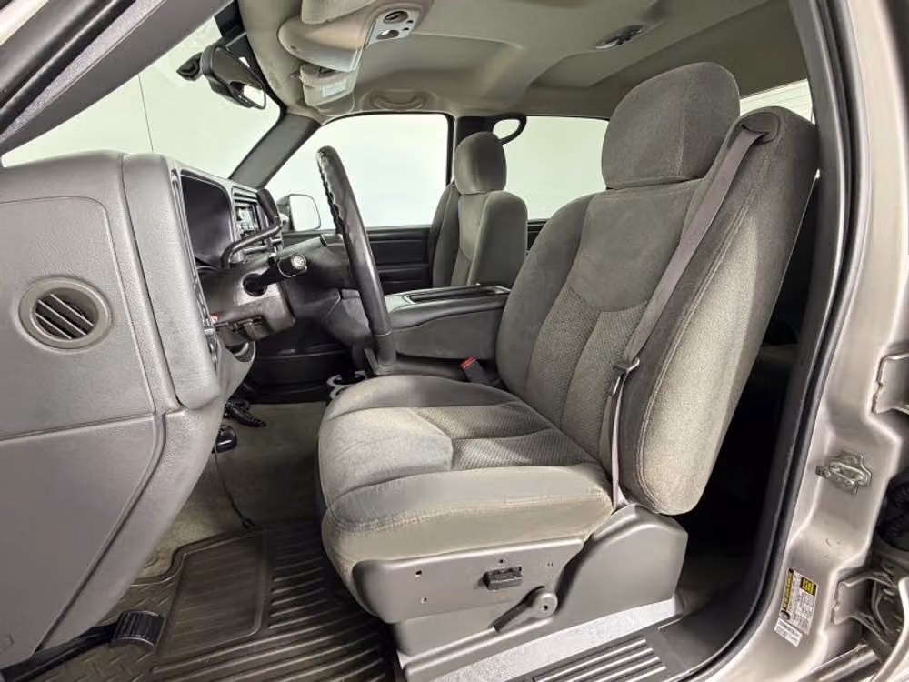 2004 Chevrolet Silverado 3500 LS Crew Cab Image 28