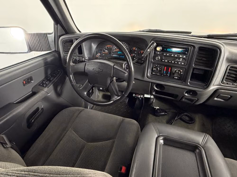 2004 Chevrolet Silverado 3500 LS Crew Cab Image 21