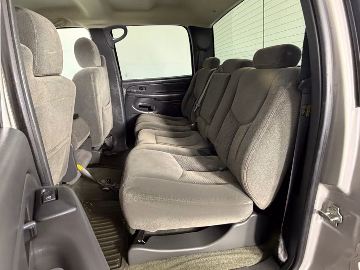 2004 Chevrolet Silverado 3500 LS Crew Cab Image 33