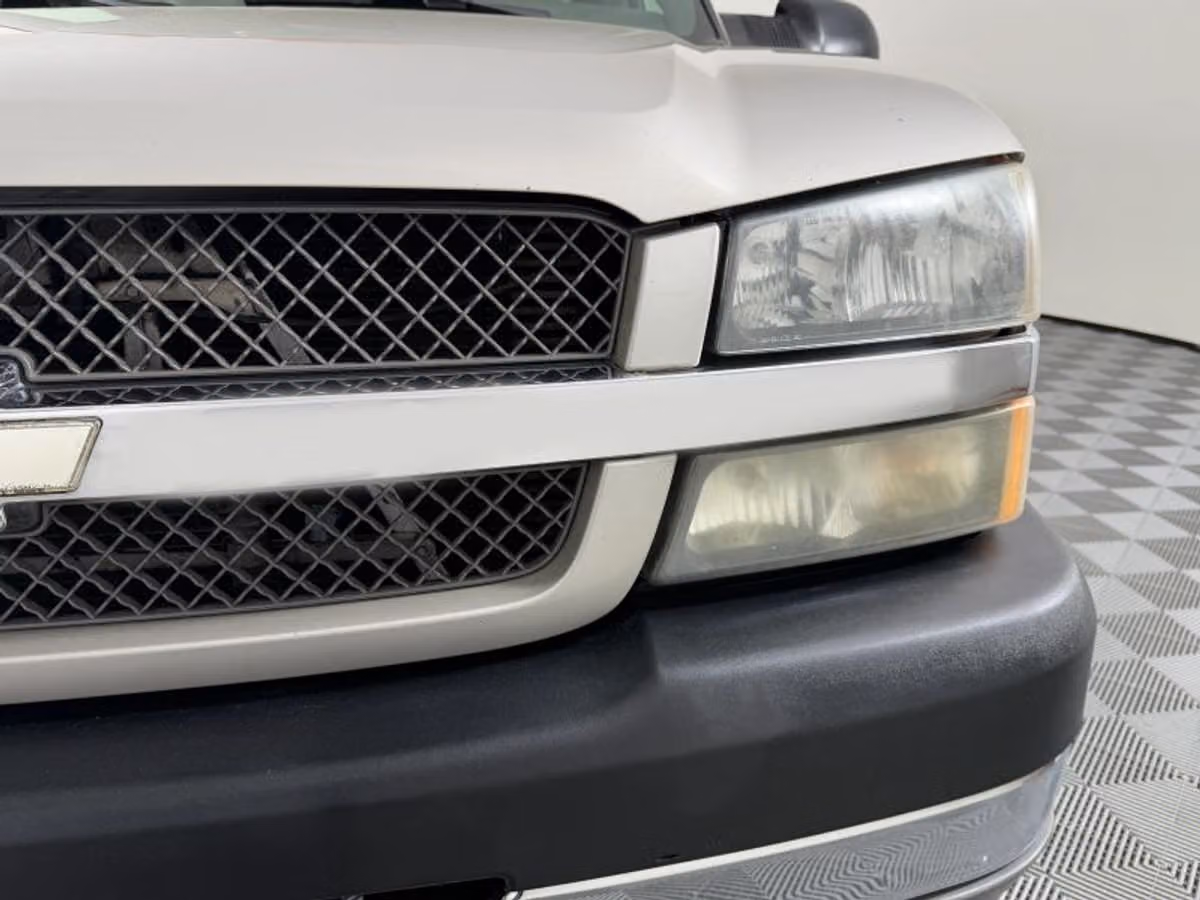 2004 Chevrolet Silverado 3500 LS Crew Cab Image 5