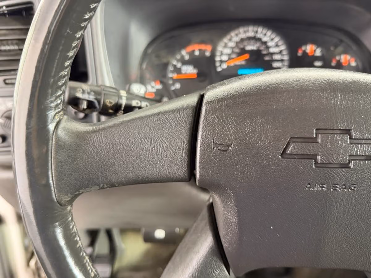 2004 Chevrolet Silverado 3500 LS Crew Cab Image 25