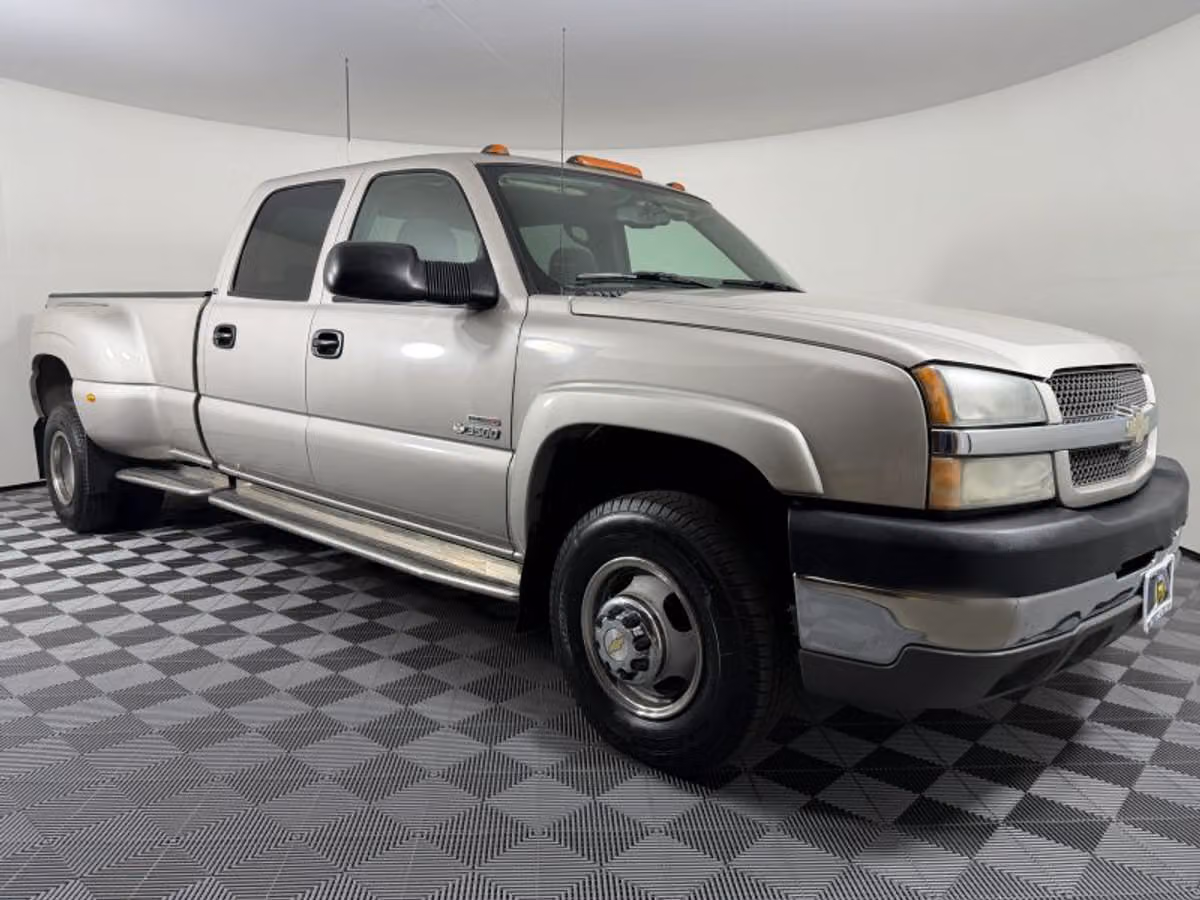 2004 Chevrolet Silverado 3500 LS Crew Cab Image 6