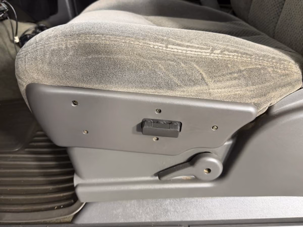2004 Chevrolet Silverado 3500 LS Crew Cab Image 35