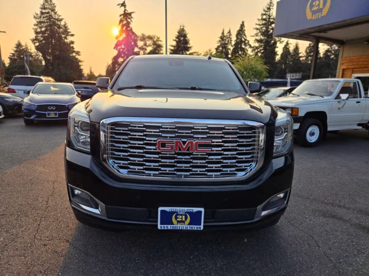 2018 GMC Yukon XL Denali Image 3