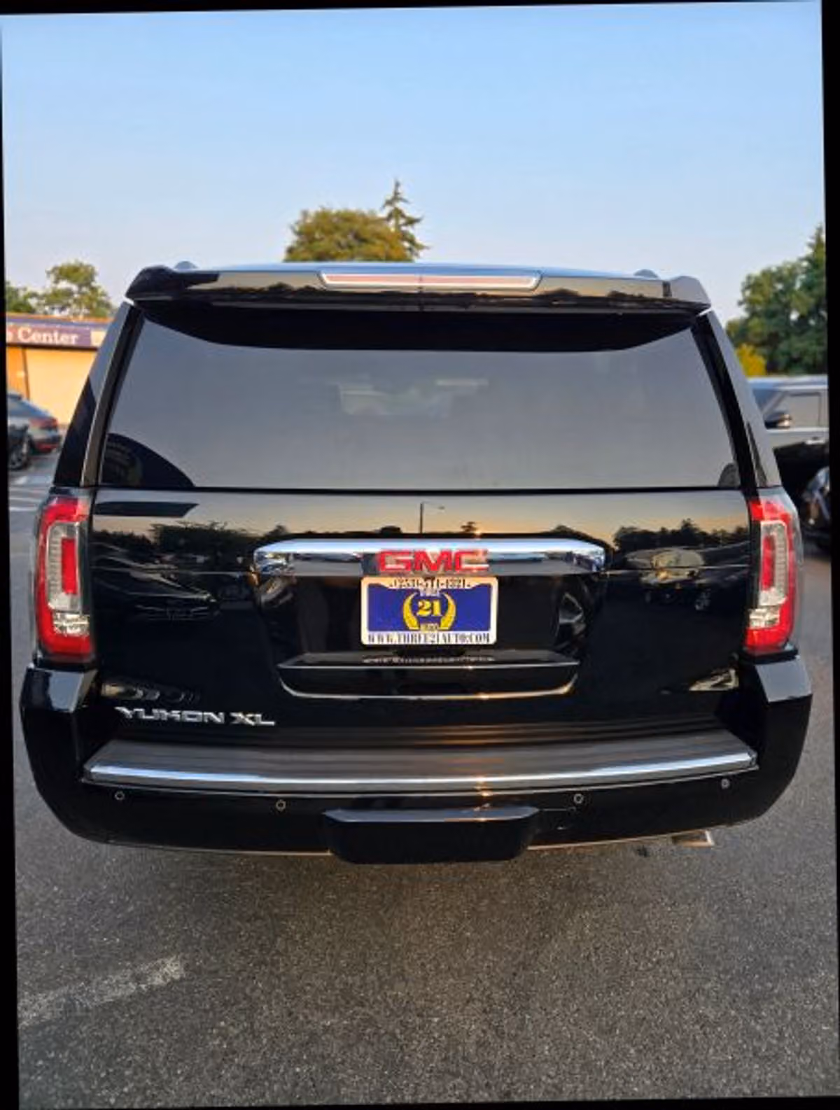 2018 GMC Yukon XL Denali Image 7