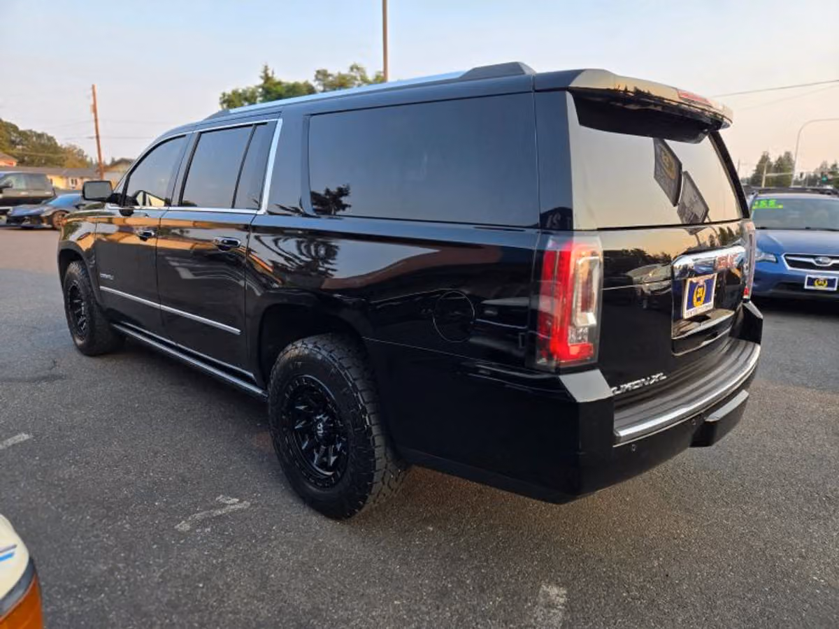 2018 GMC Yukon XL Denali Image 6
