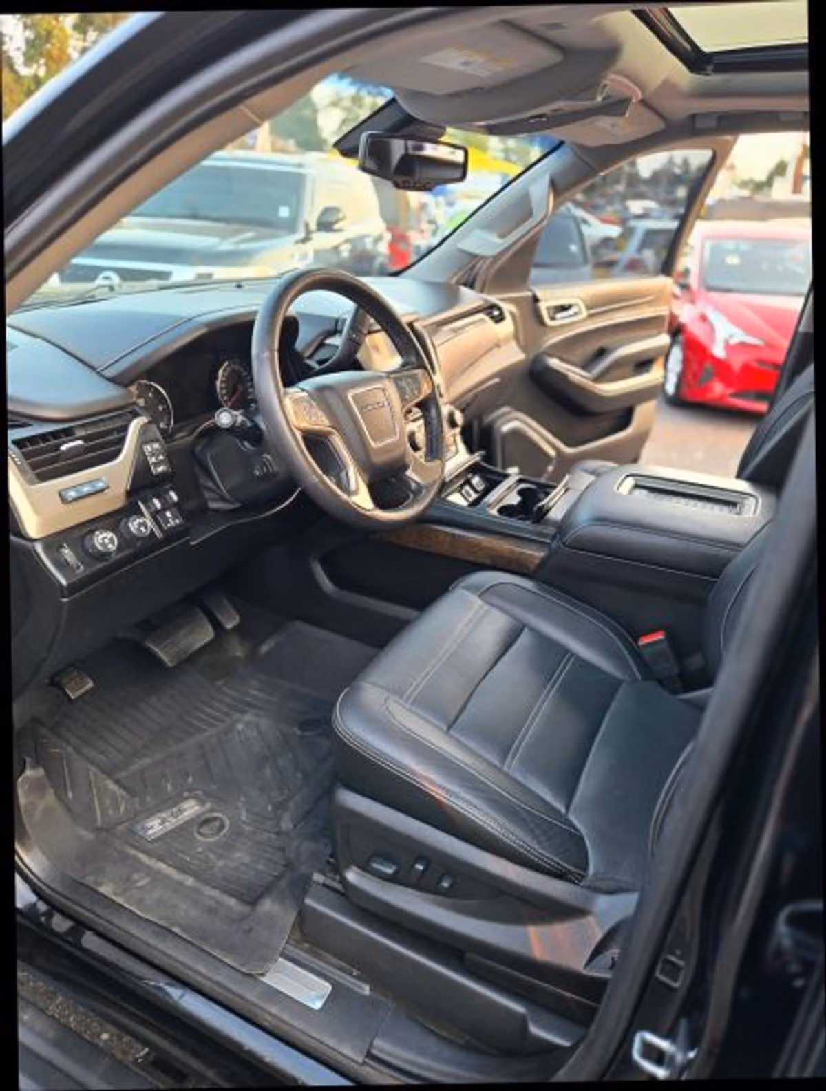 2018 GMC Yukon XL Denali Image 23