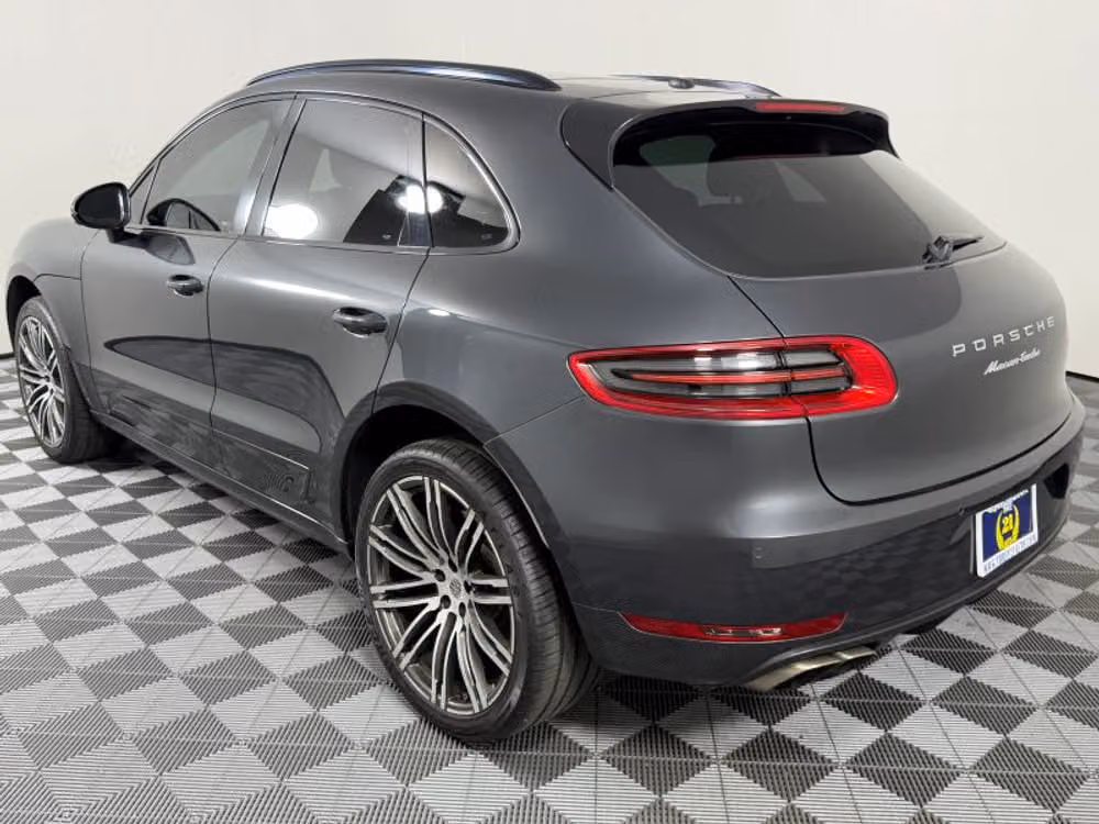 2018 Porsche Macan Turbo Sport Utility 4D Image 7