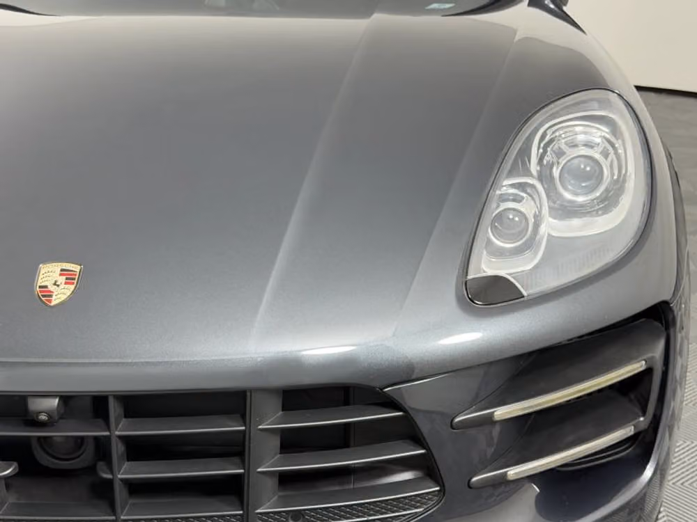 2018 Porsche Macan Turbo Sport Utility 4D Image 5