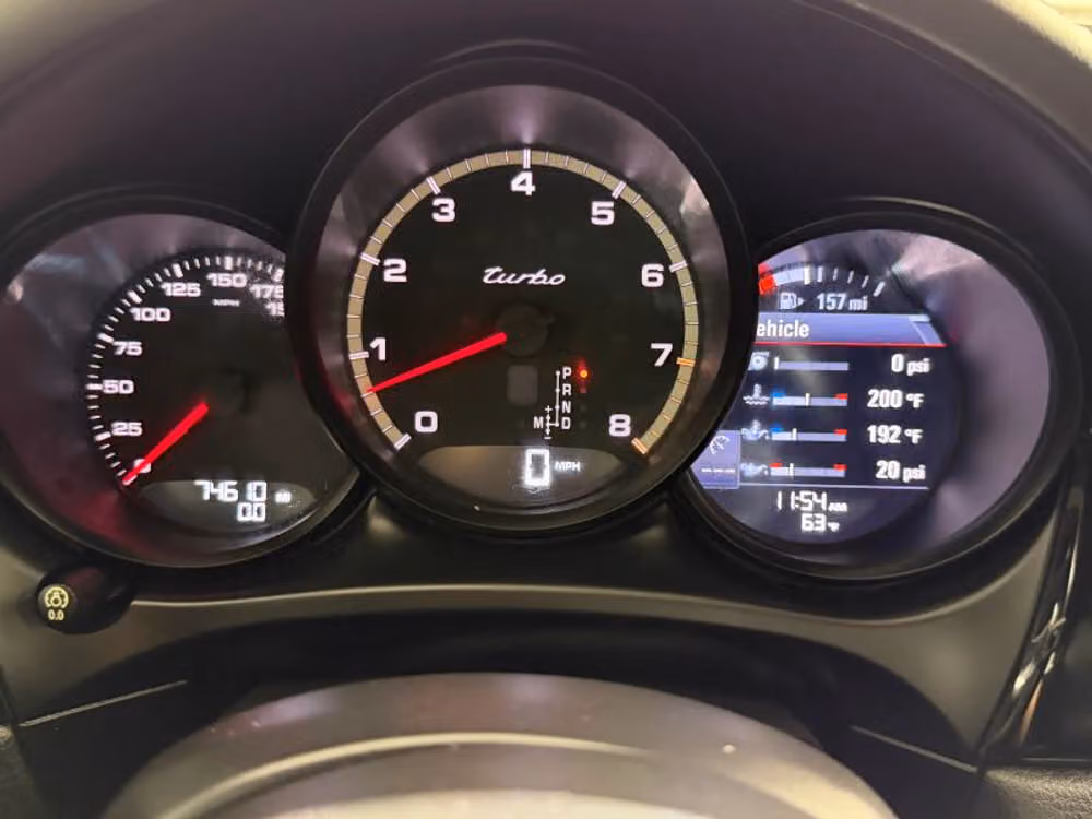2018 Porsche Macan Turbo Sport Utility 4D Image 39