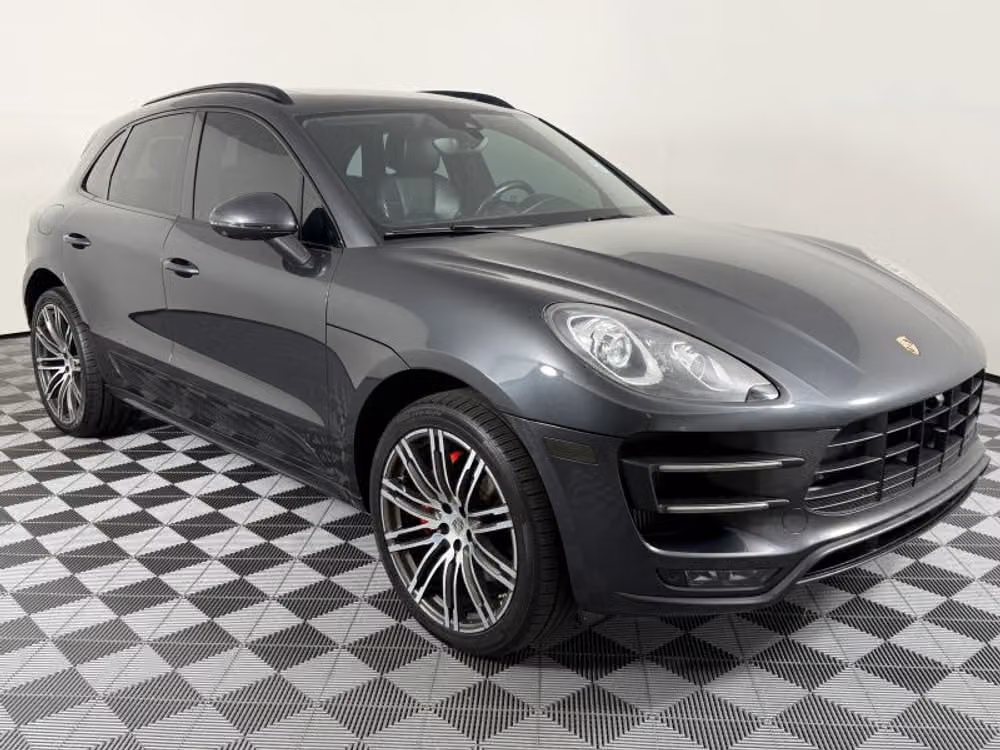 2018 Porsche Macan Turbo Sport Utility 4D Image 35