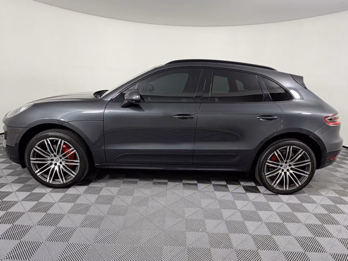 2018 Porsche Macan Turbo Sport Utility 4D Image 6