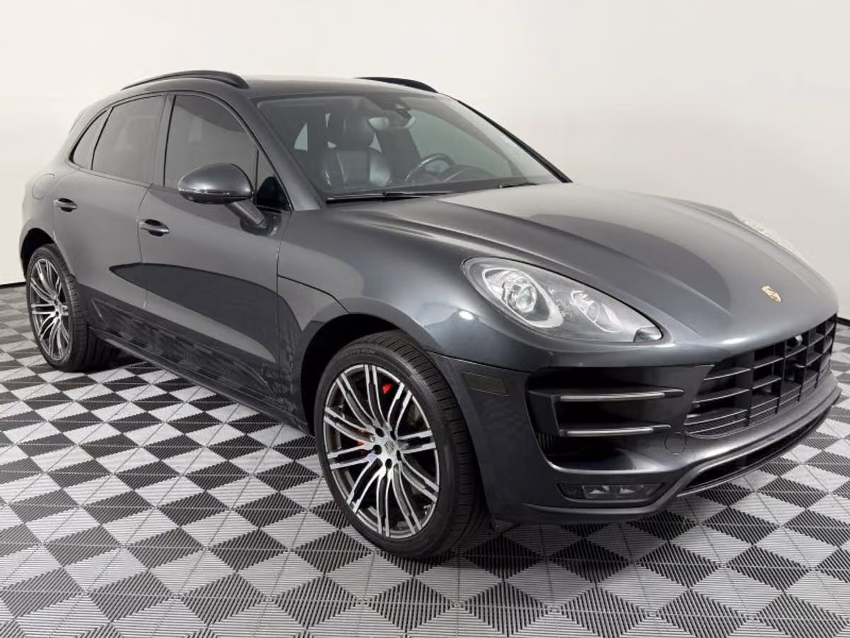 2018 Porsche Macan Turbo Sport Utility 4D Image 35