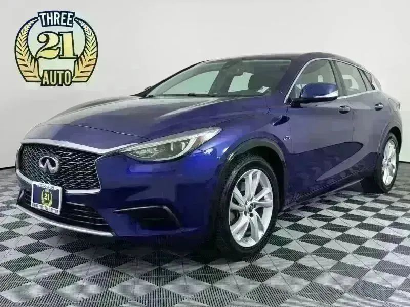 2017 INFINITI QX30 Base