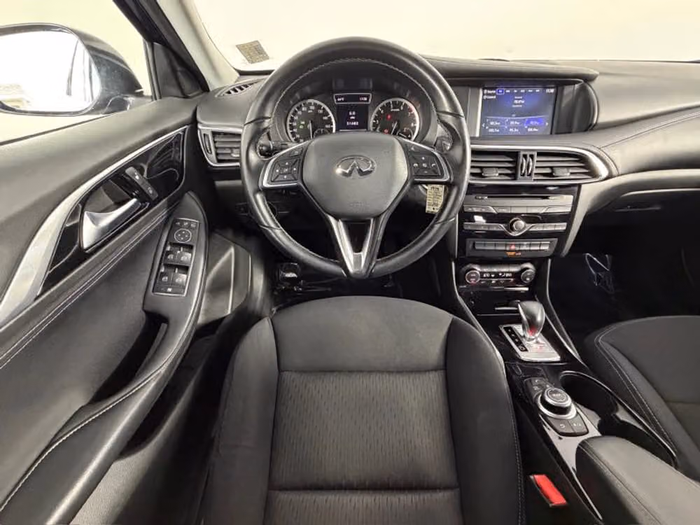 2017 INFINITI QX30 Base Crossover Image 26