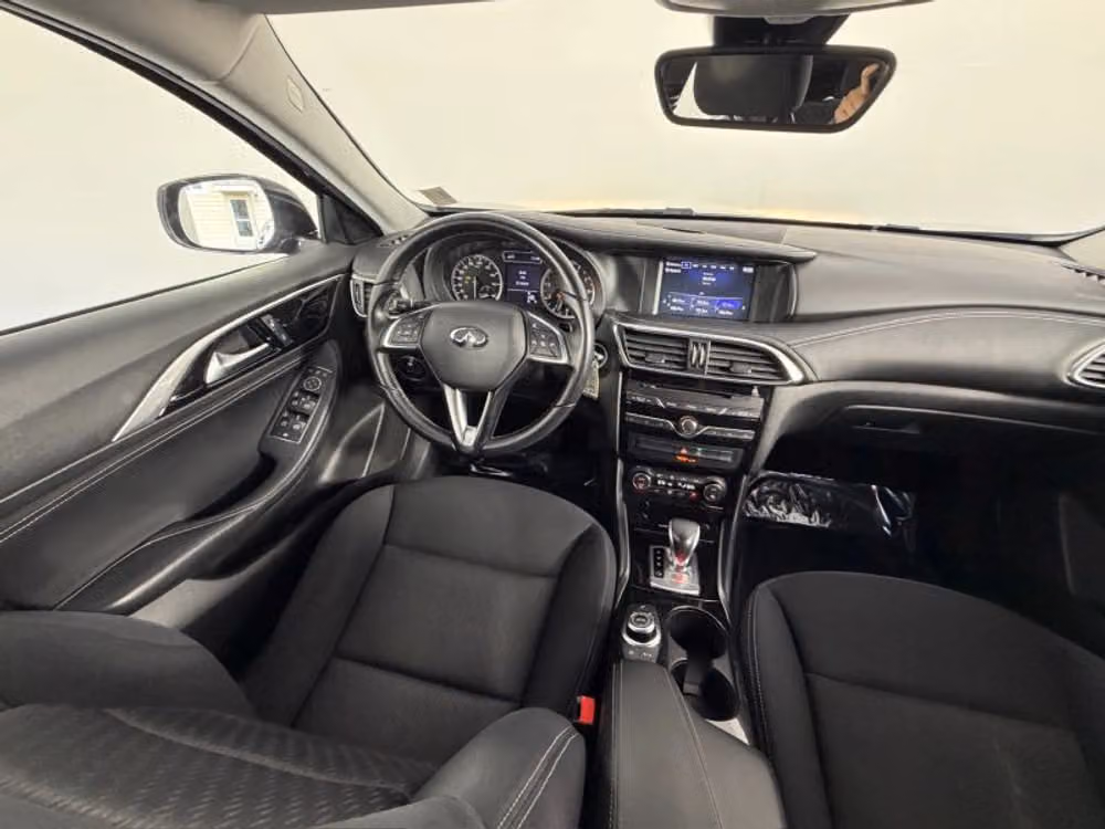 2017 INFINITI QX30 Base Crossover Image 20