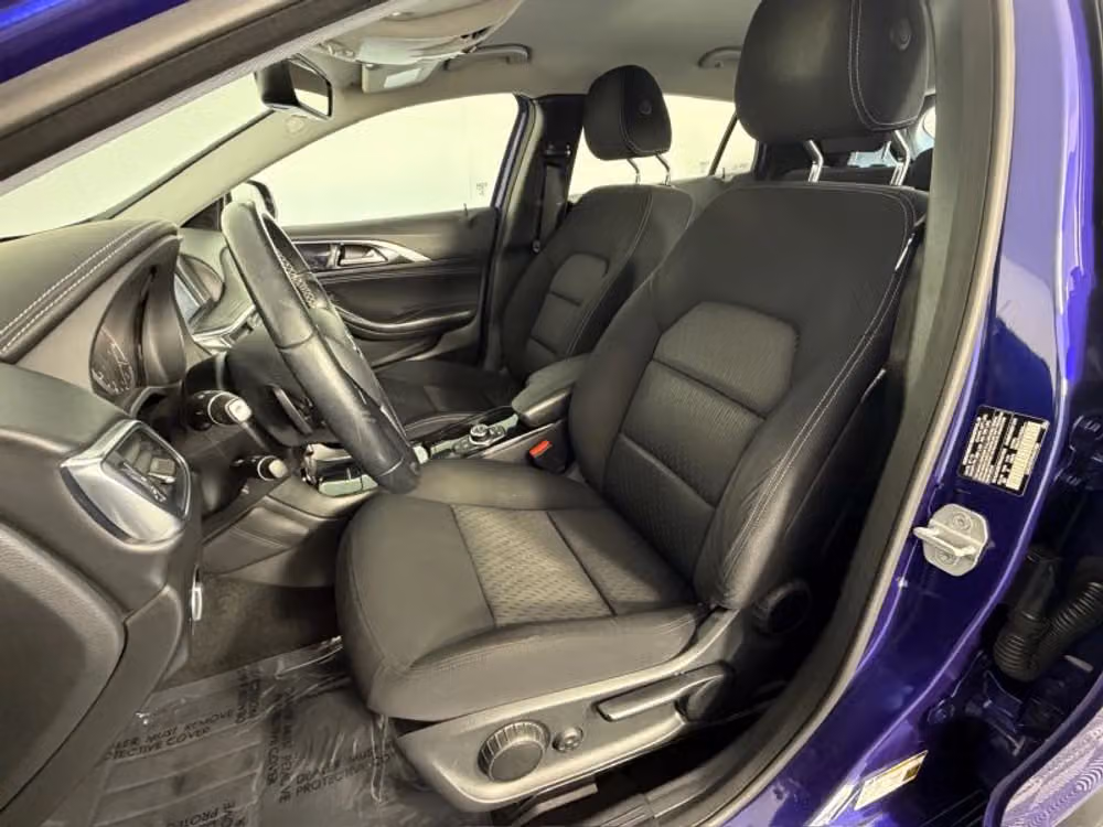 2017 INFINITI QX30 Base Crossover Image 30