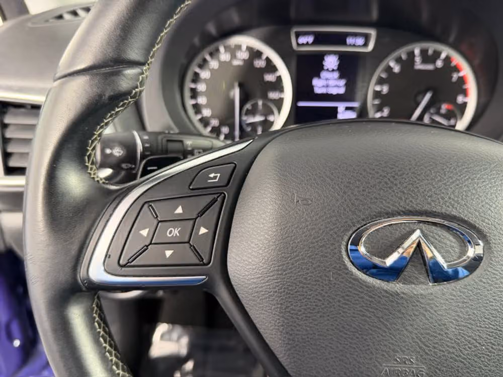 2017 INFINITI QX30 Base Crossover Image 28