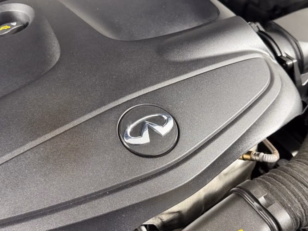 2017 INFINITI QX30 Base Crossover Image 18