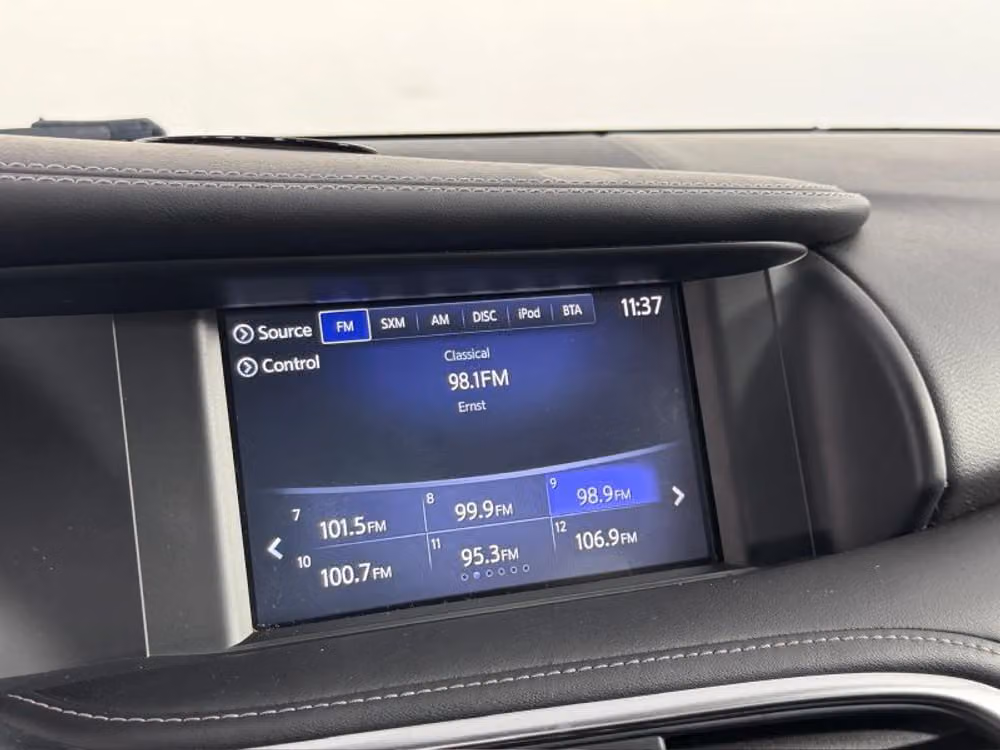 2017 INFINITI QX30 Base Crossover Image 38