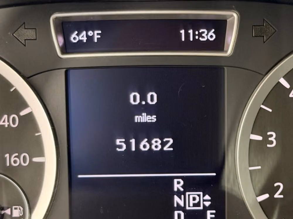 2017 INFINITI QX30 Base Crossover Image 41
