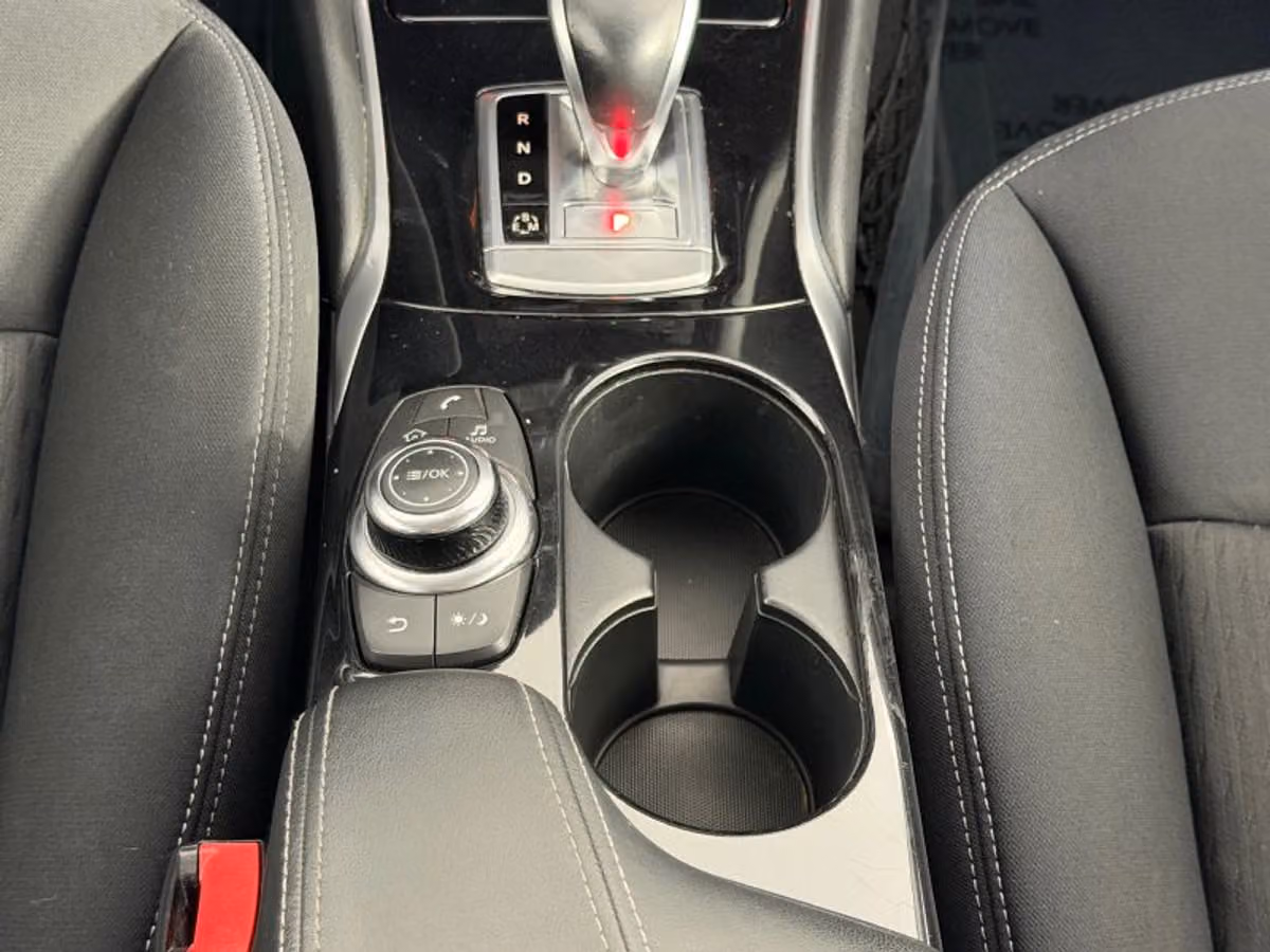 2017 INFINITI QX30 Base Crossover Image 25