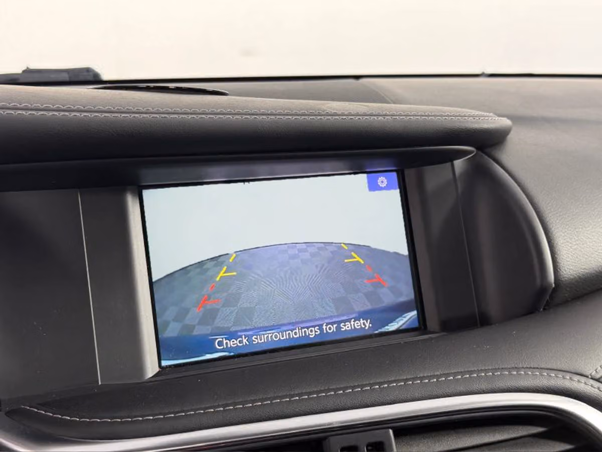 2017 INFINITI QX30 Base Crossover Image 39