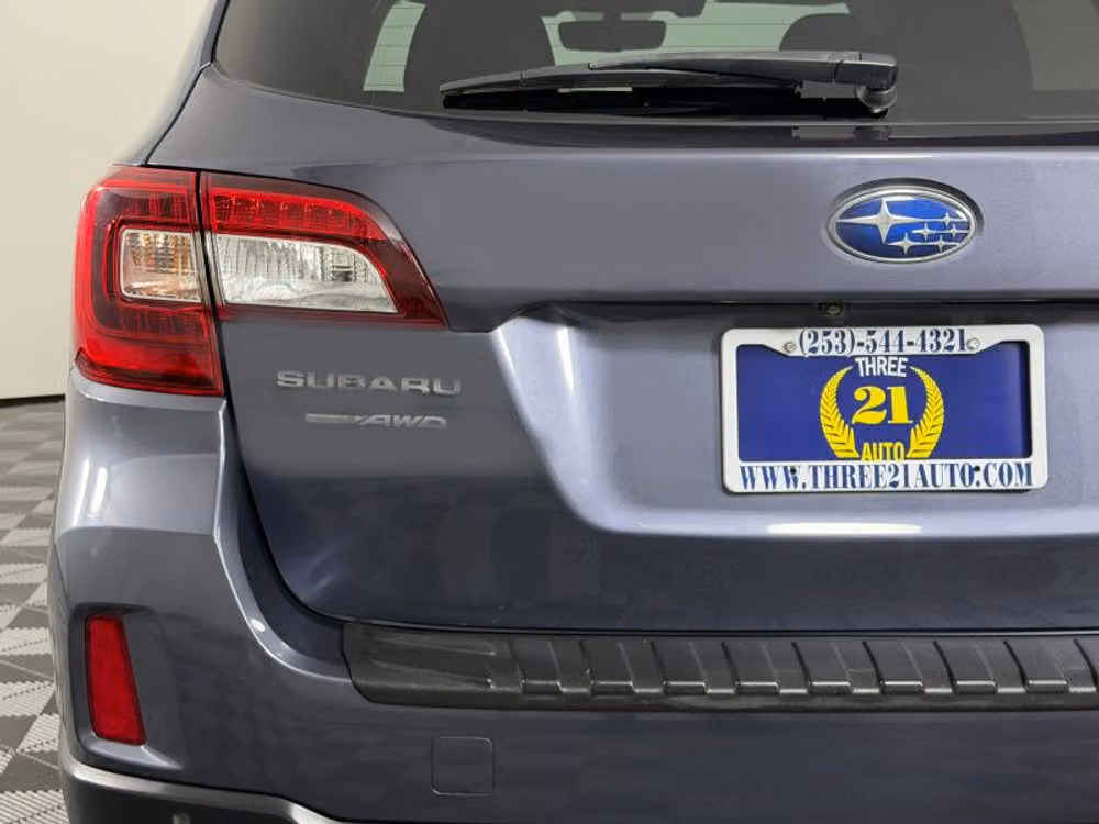 2017 Subaru Outback 2.5i Limited Crossover Image 10