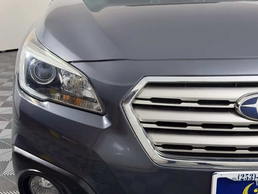 2017 Subaru Outback 2.5i Limited Crossover Image 4
