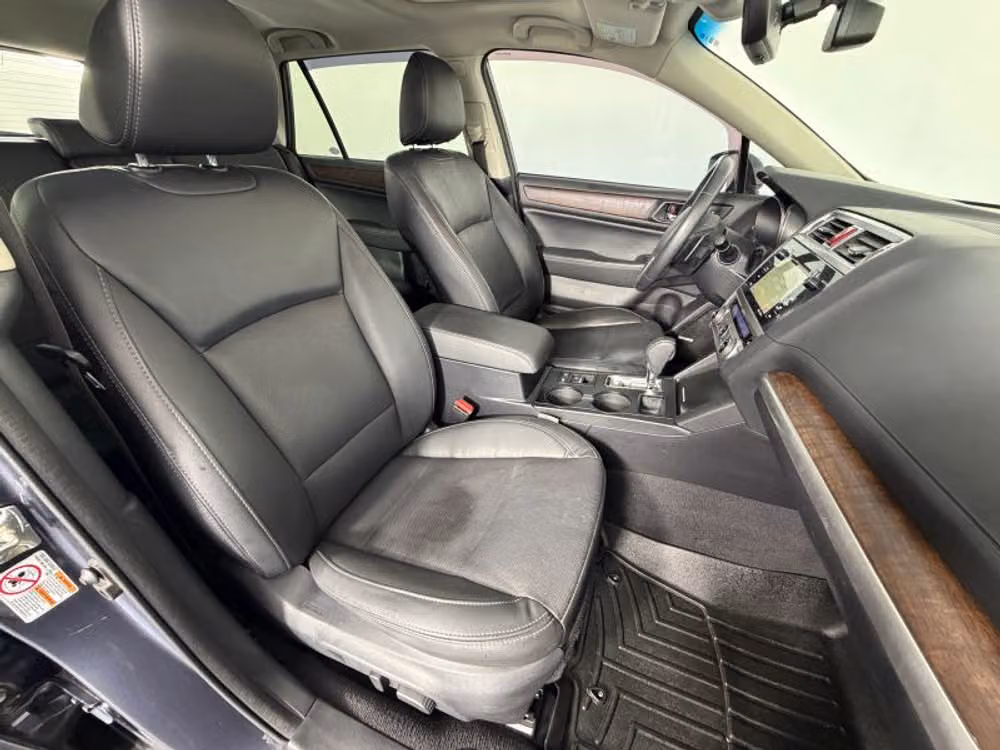 2017 Subaru Outback 2.5i Limited Crossover Image 30