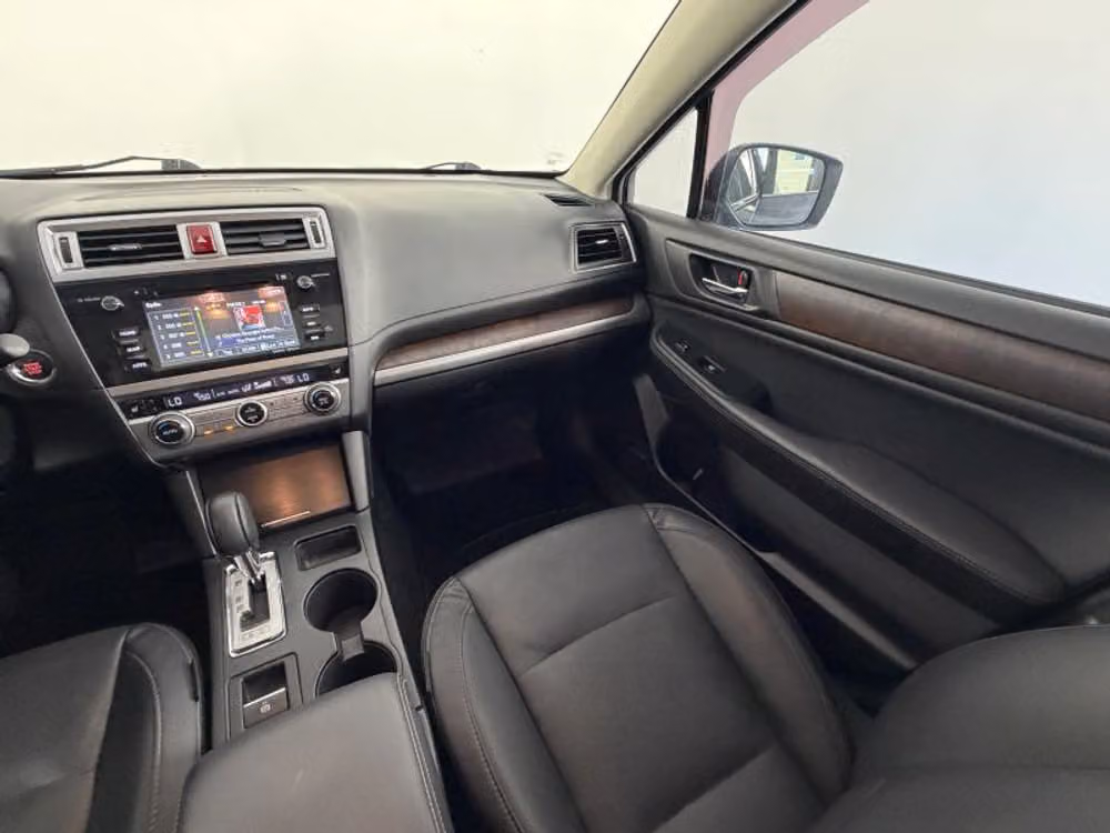 2017 Subaru Outback 2.5i Limited Crossover Image 21