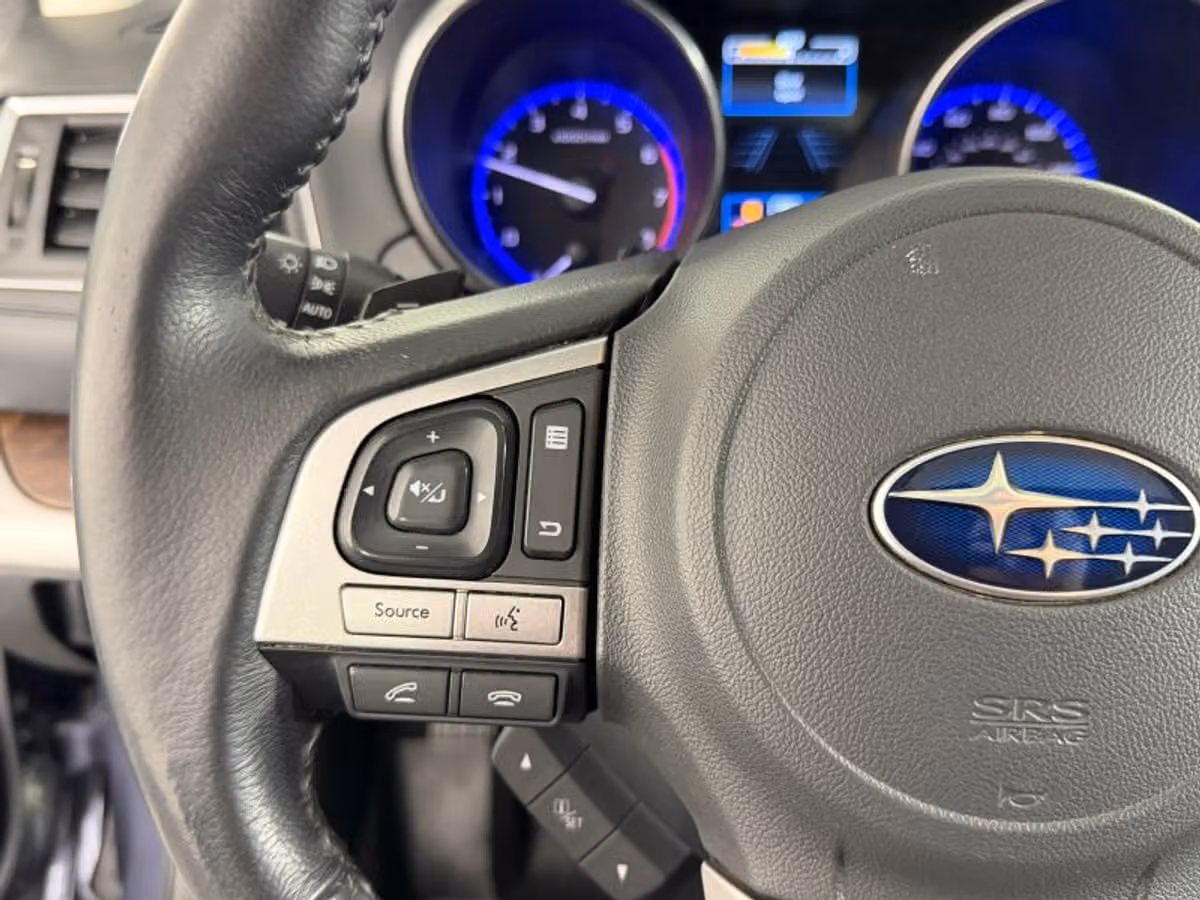 2017 Subaru Outback 2.5i Limited Crossover Image 24