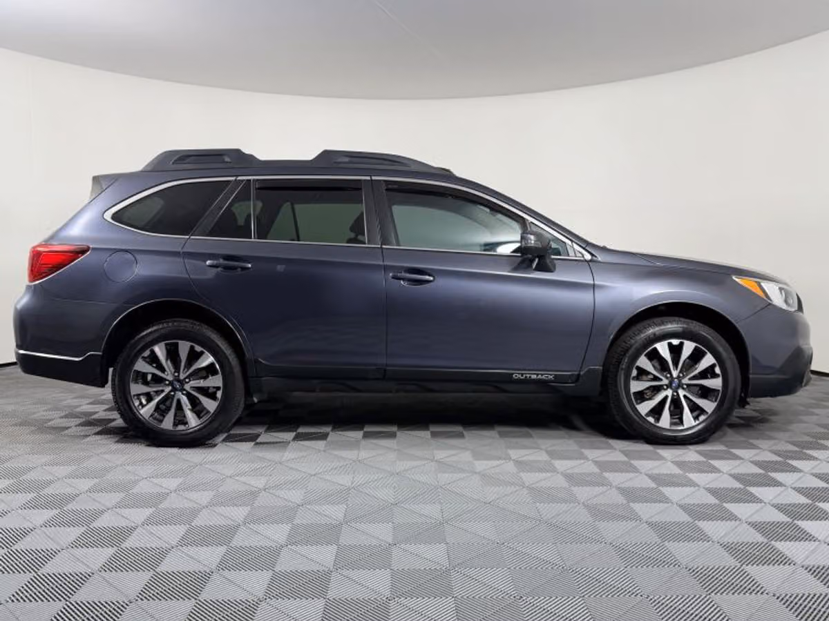 2017 Subaru Outback 2.5i Limited Crossover Image 7