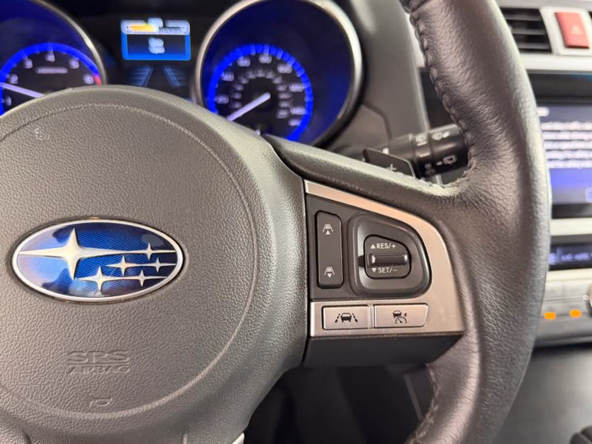 2017 Subaru Outback 2.5i Limited Crossover Image 25