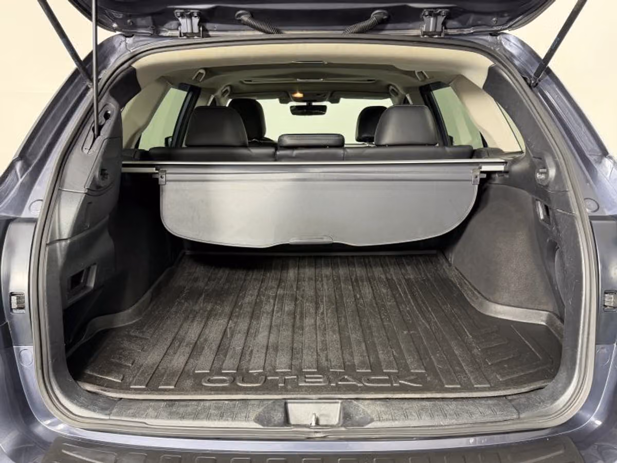 2017 Subaru Outback 2.5i Limited Crossover Image 17
