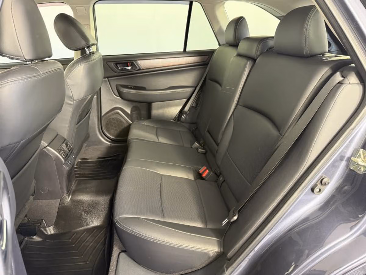 2017 Subaru Outback 2.5i Limited Crossover Image 37