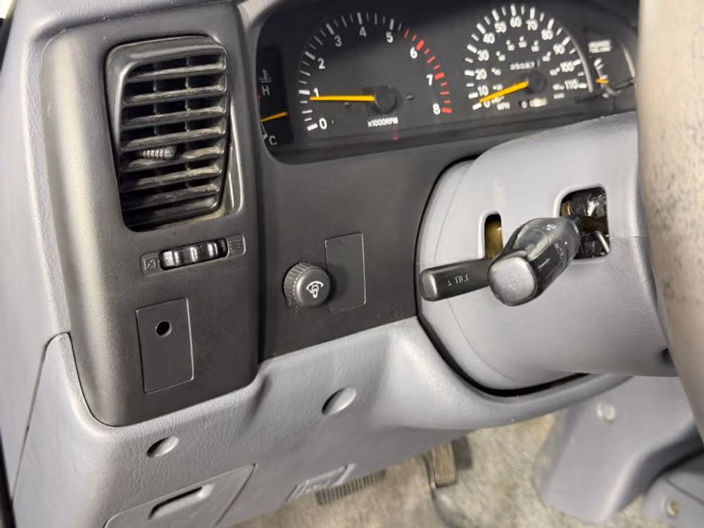 1997 Toyota Tacoma SR5 XtraCab Image 30