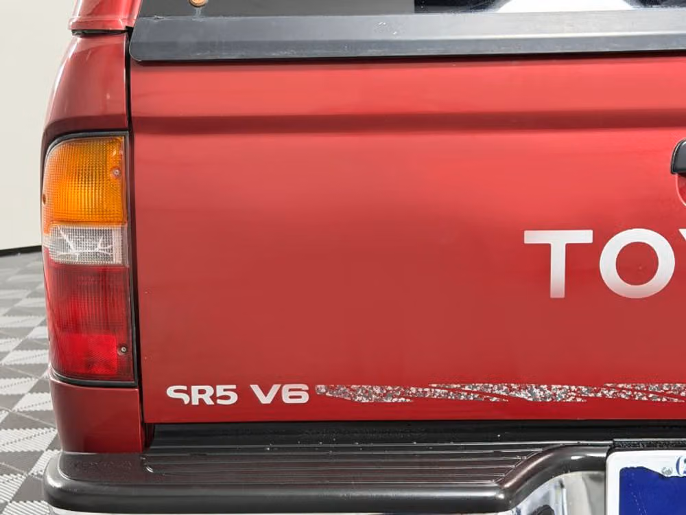 1997 Toyota Tacoma SR5 XtraCab Image 10