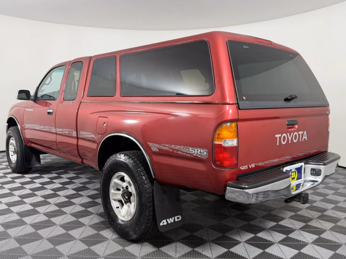 1997 Toyota Tacoma SR5 XtraCab Image 12